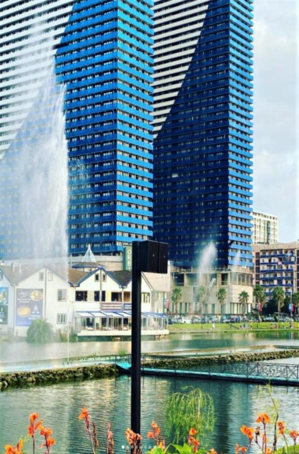 Orbi Twin Towers Aparthotel With Sea View Batumi Exteriér fotografie