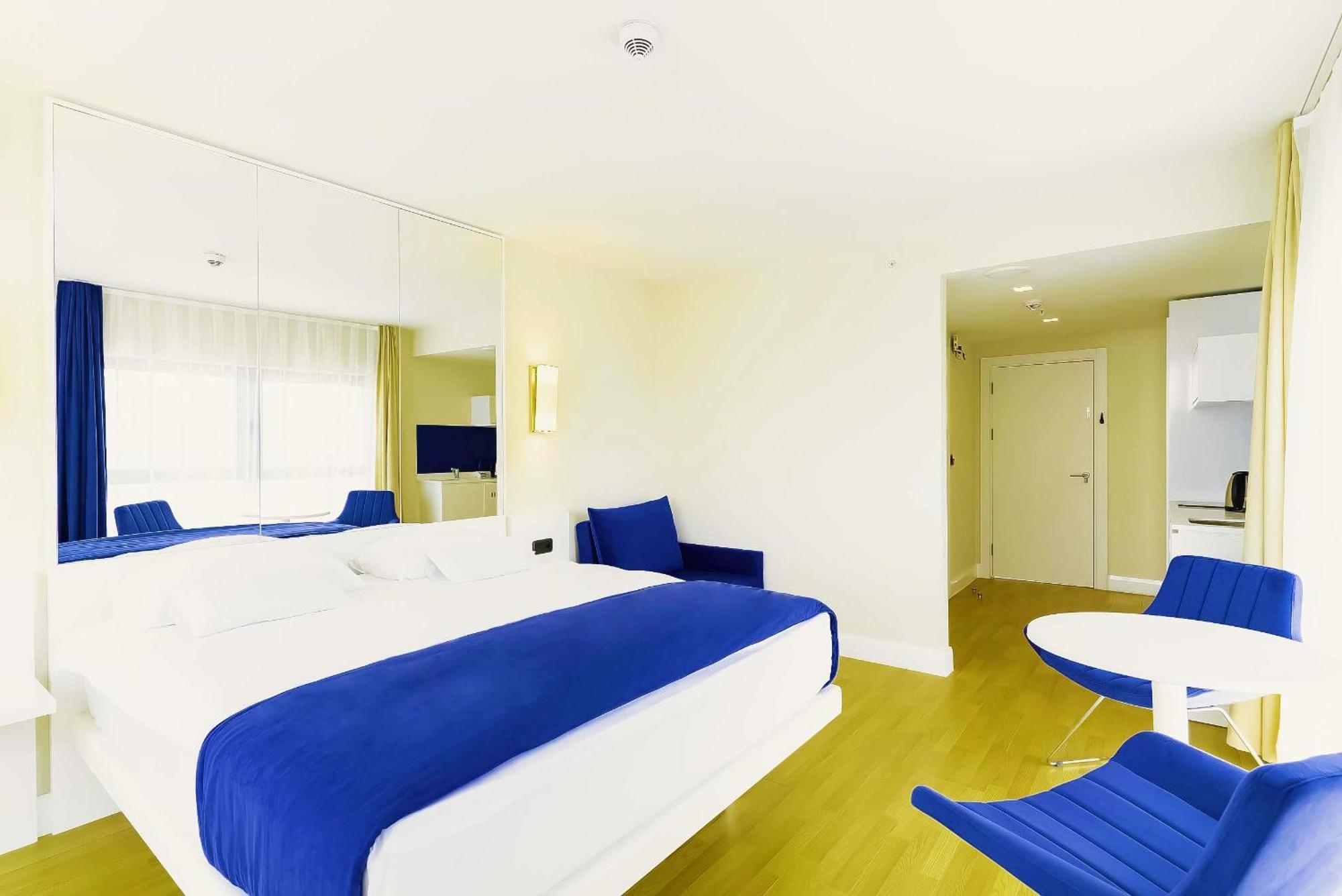 Orbi Twin Towers Aparthotel With Sea View Batumi Exteriér fotografie