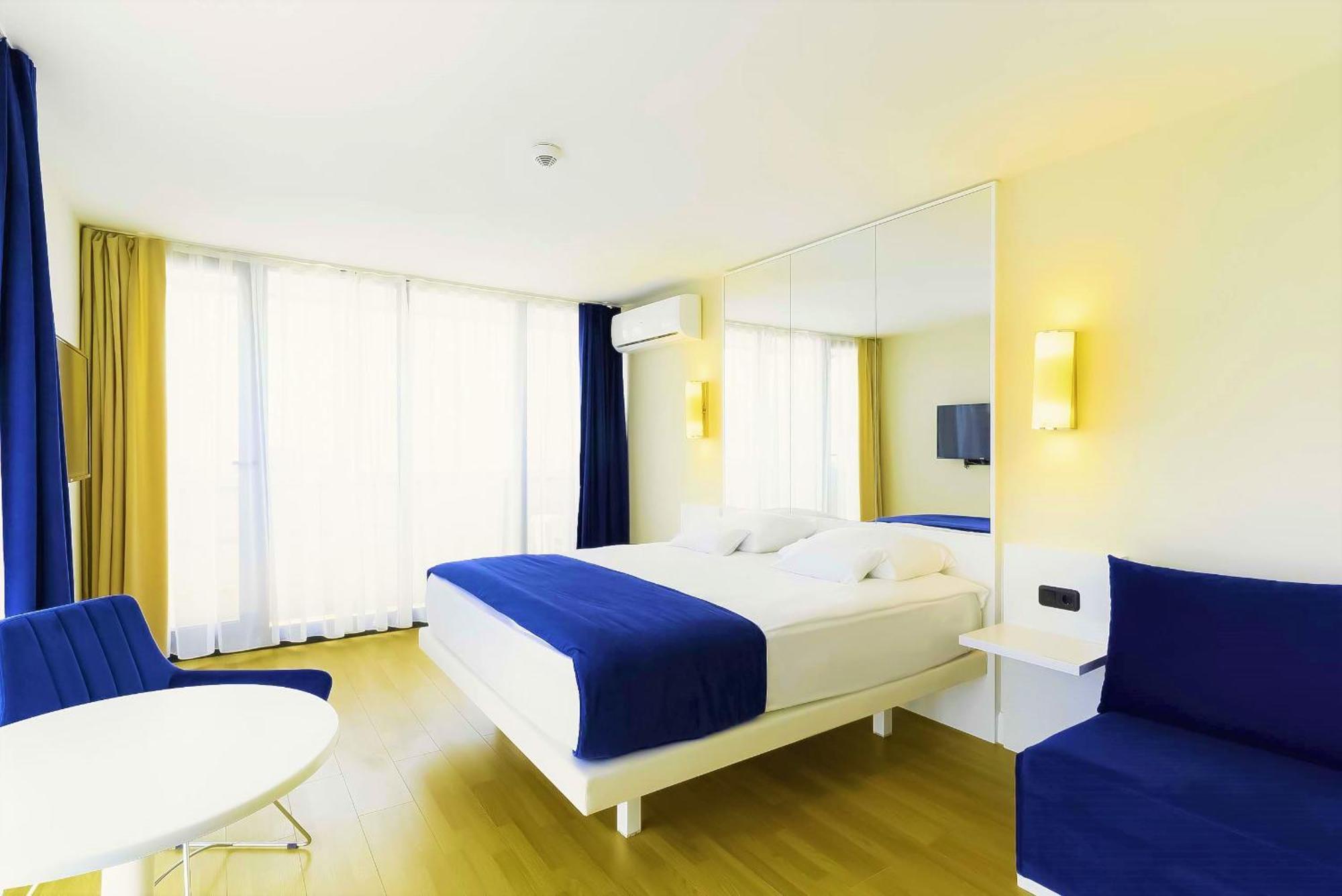 Orbi Twin Towers Aparthotel With Sea View Batumi Exteriér fotografie